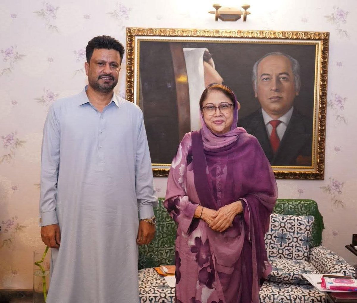 KashifTahi64218's tweet image. پاکستان پیپلز پارٹی ڈسٹرکٹ کیماڑی کے صدر معاون خصوصی وزیراعلی سندھ لیاقت علی اسکانی کی 

زرداری ہاؤس کراچی میں 
پاکستان پیپلز پارٹی لیڈیز ونگ کی مرکزی صدر ممبر صوبائی اسمبلی ادی فریال تالپور صاحبہ سے ملاقات  
#district
@FaryalTalpurPk 
@Liaquataskani1