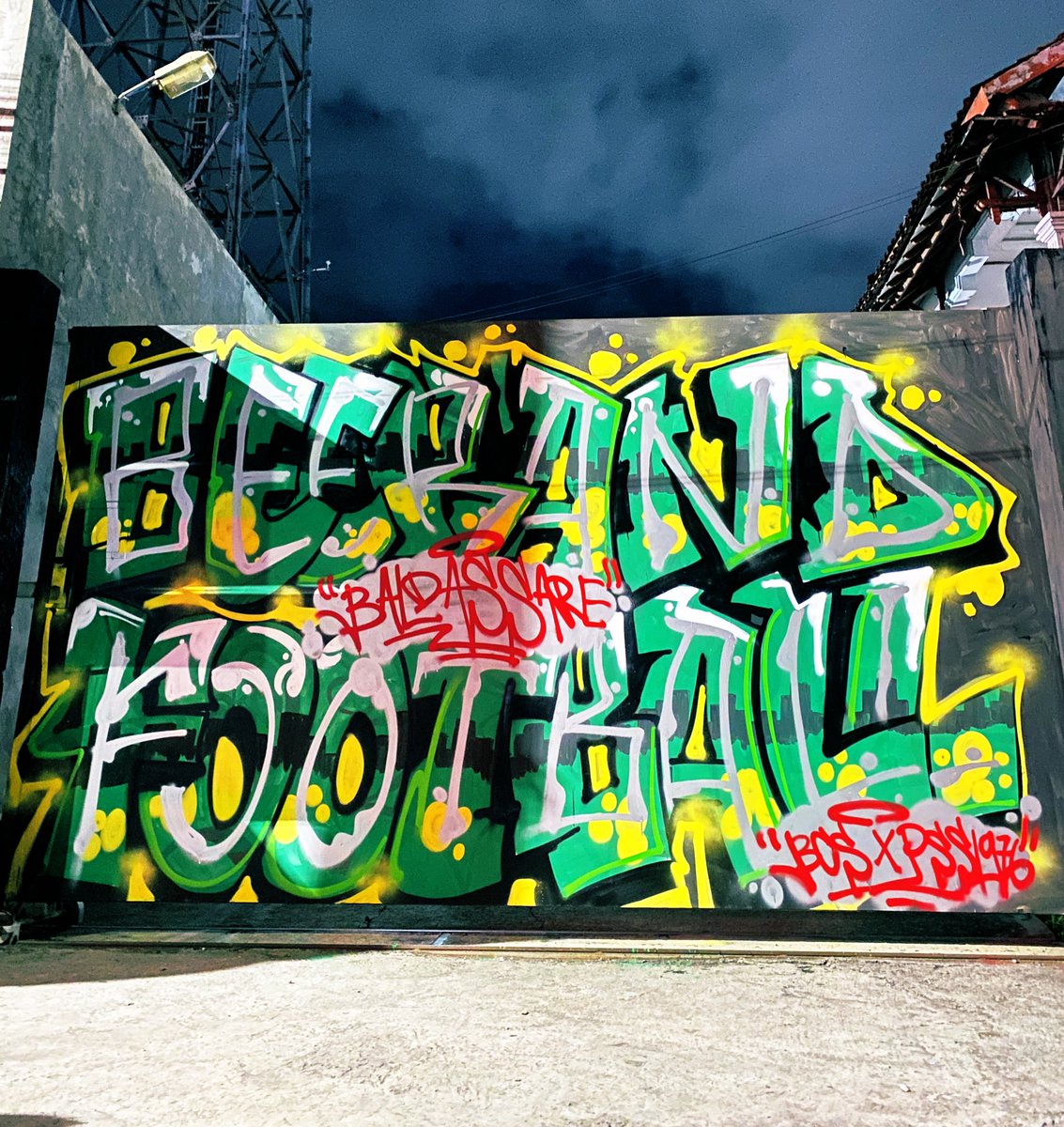 Baldassare76's tweet photo. Raise Your Glass and Listen to The Cheers. Win or Lose,You Are Our Pride.

BEER And FOOTBALL🍻 https://t.co/nKuio2er2q