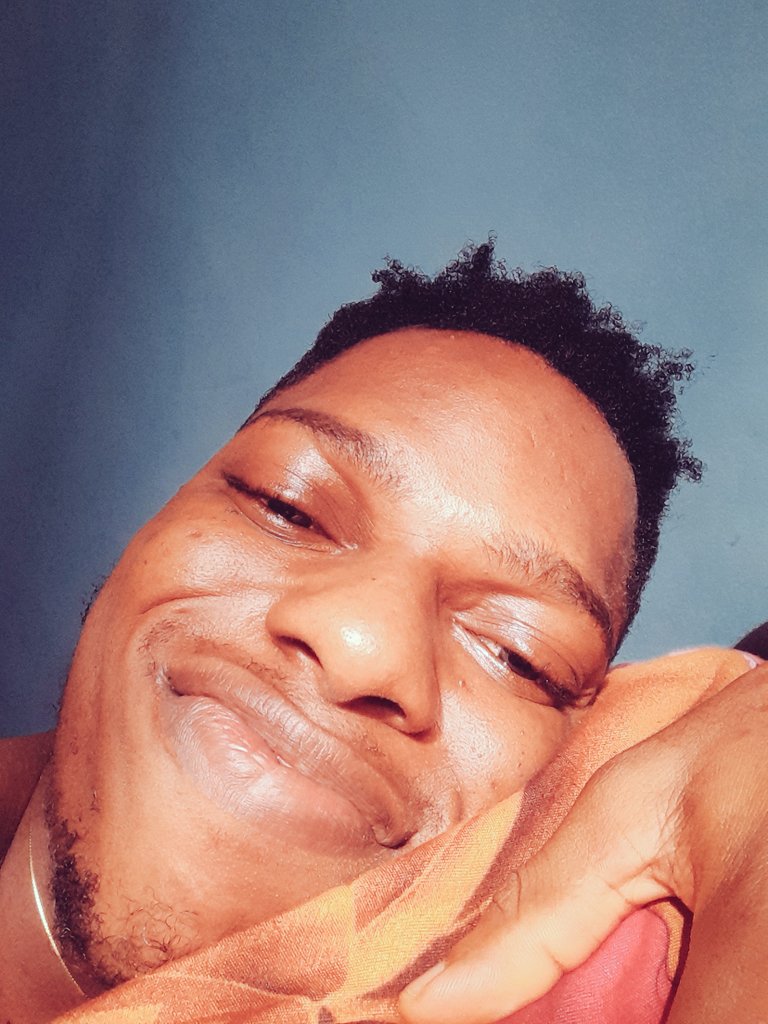 Listening to Ayomaff too much these days. 
7lives🤍🤍