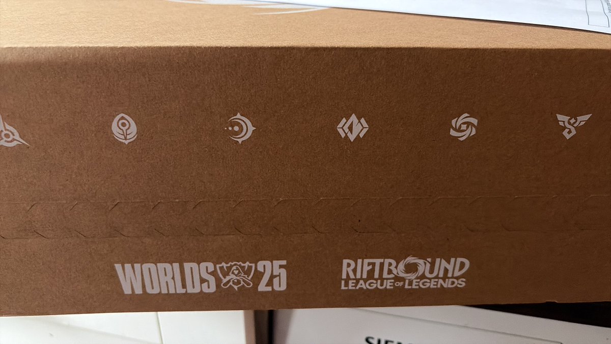 Neicro's tweet image. Got my worlds bundle in today 🥳