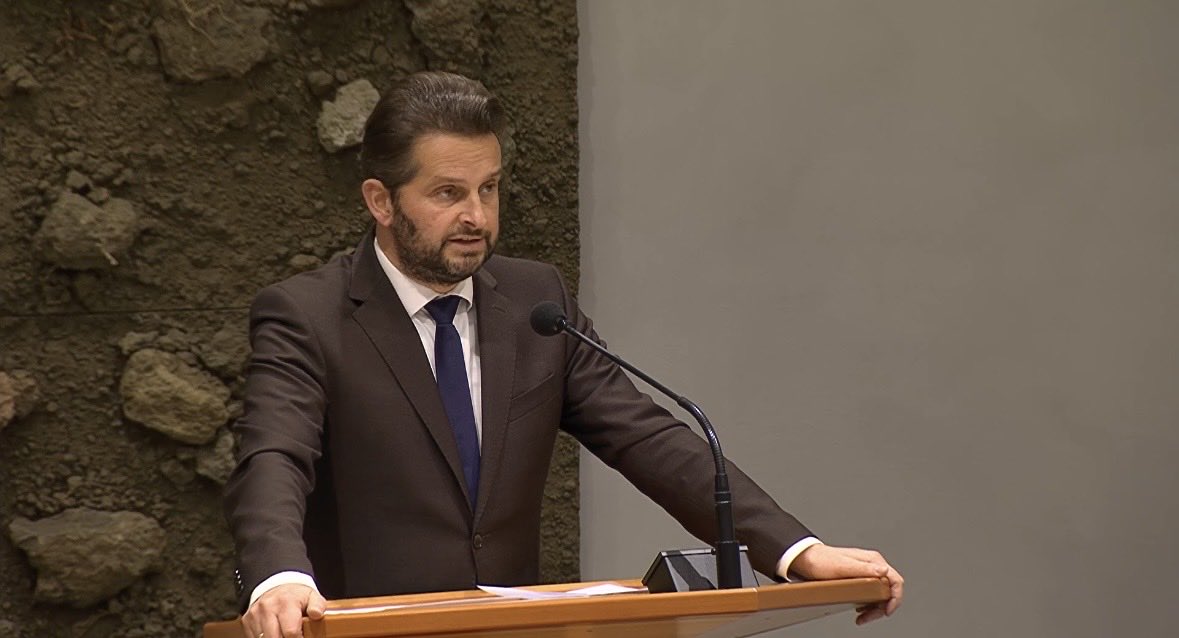 Pittig debat over mestruzie in het kabinet. Ligt de VVD dwars rond mestbeleid?
Mijn bijdrage inclusief een aantal interrupties is hier terug te zien:

youtu.be/JUE-1wd6Cs8?si…