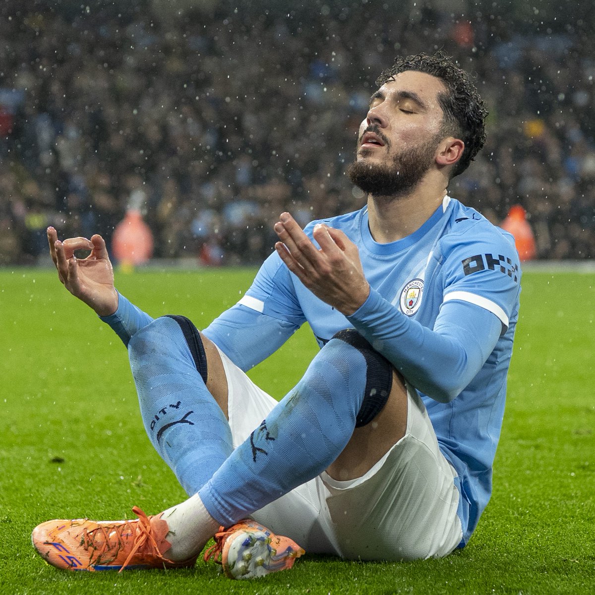 ManCityFra's tweet photo. 36. Keep calm and profitons de @rayan_cherki 🧘

🩵 1-0 🔴 https://t.co/h3Zu7kMJXD