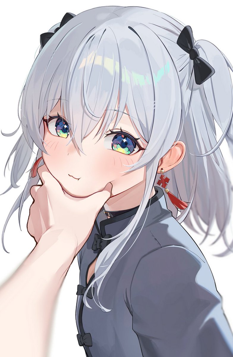 AngerCheek's tweet image. ただいま〜 まったりしたい気分。ストレッチでもしよ💪。ご褒美スイーツにしよ🍰 ✨ 🐜