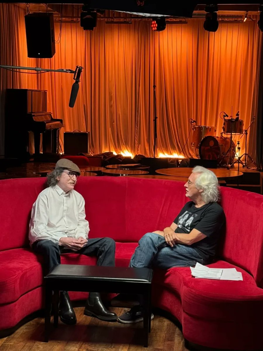 "A 50 años del adiós, los amigos volvieron a juntarse, y lo hicieron en casa. Gracias Charly García y Nito Mestre por esta tarde. Aguante Sui Generis!" - La Fabrica en Vivo