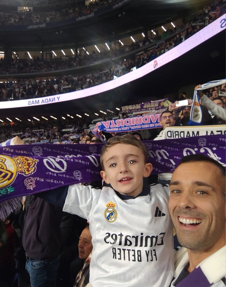 AlbertoRubio89's tweet photo. Compartiendo una pasión, transmitiendo un sentimiento ✨

Nuestra primera vez 🏟️

Momentos e instantes que serán eternos 💙

De padres a hijos 🤍

#ComoNoTeVoyAquerer https://t.co/YVlUI3Aerf
