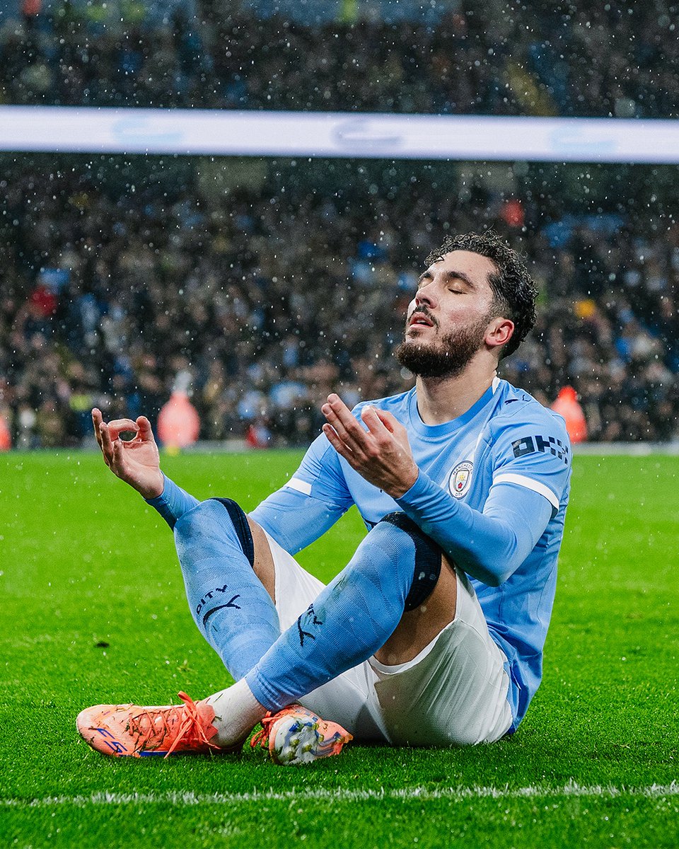 ManCity's tweet image. Cherki 🤝 Haaland 🥶