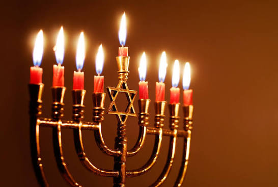 AKakanfo's tweet image. Few days ago, more than 10 Jewish people were gunned down on Bonde Beach, Australia while they were celebrating Hannukah festival.
What is Hannukah festival?
Hannukah festival is a Jewish festival that commemorates the day that the Jewish nation was able to rededicate the Temple…