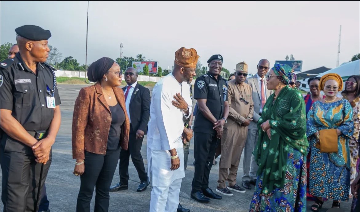 Hon.Dosunmu tweet media