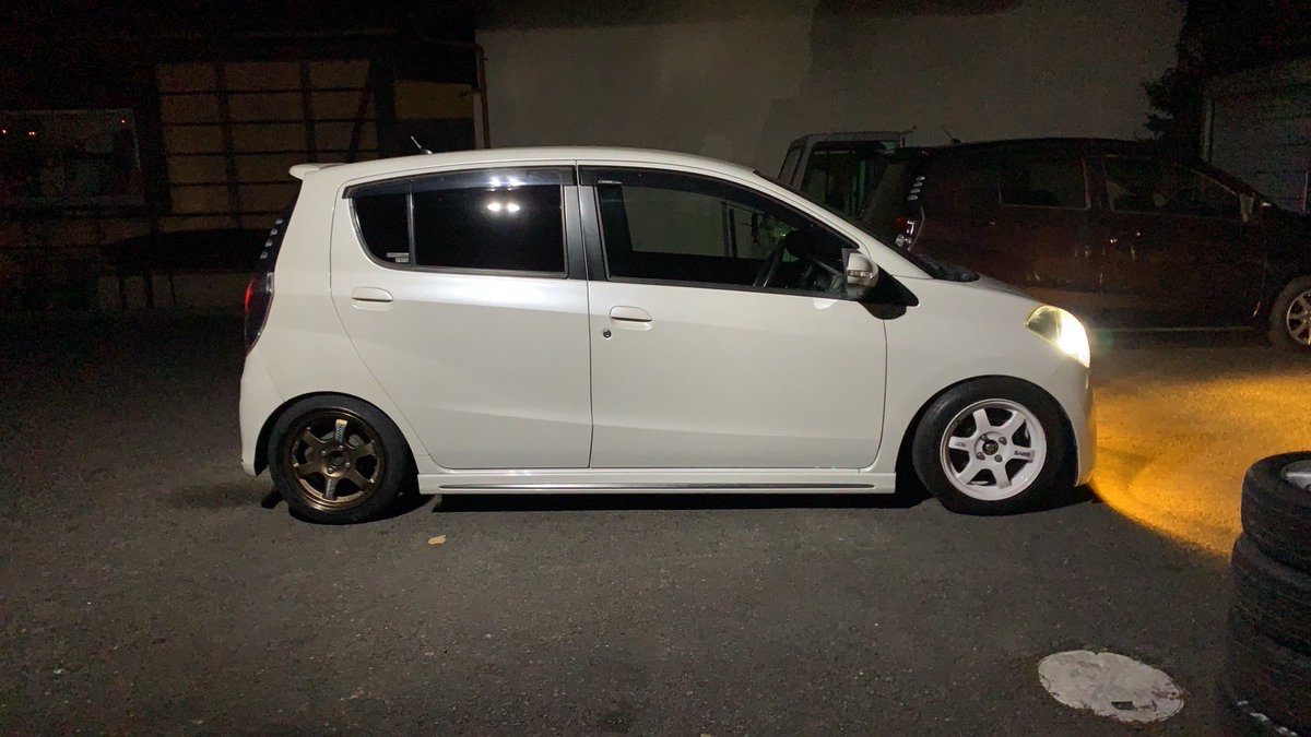 K_ALTO23V's tweet photo. 買い手募集！
10万円！
多少の値下げ交渉あり

ダイハツミラカスタム L275s
走行距離　約14万5千キロ
ノーマルホイール、ノーマル車高に戻します

リア3面  0%フィルム
外装ボロいです 車高落としてたので腹下ガリガリです

走るとまるまがる問題なし https://t.co/8QyhofqSWo