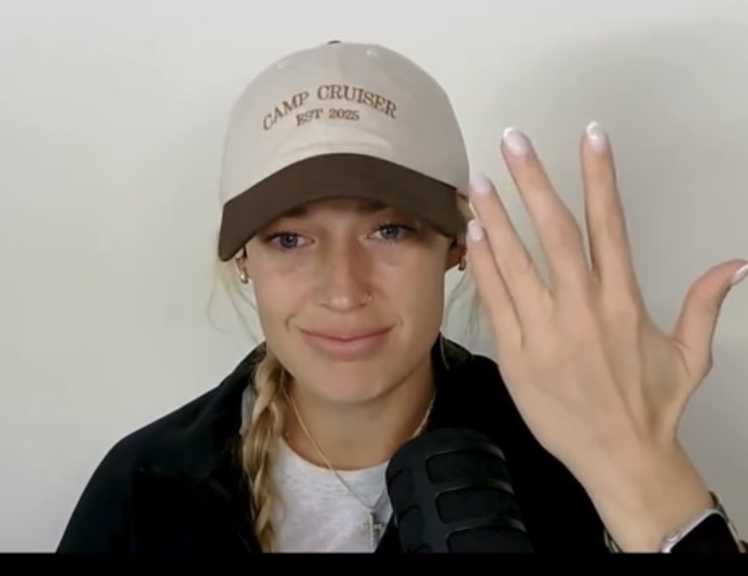 Sophie slightly deformed finger after 2 surgeries. Hmm. 

Would have love to listen more about it but her cohost wasn’t interested so….

There was once where her hand was severely bandaged so probably that.