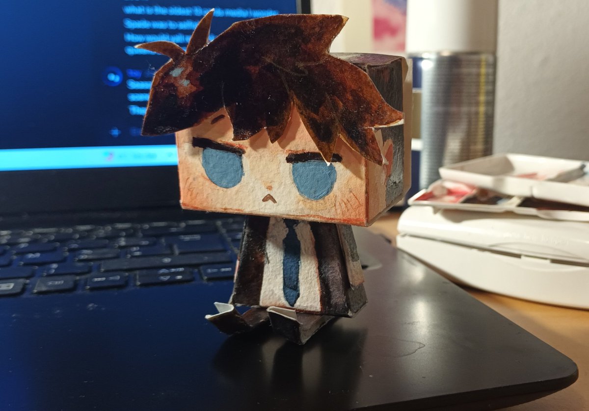 I don't have a printer, so I painted him (comes from the official paper doll)
