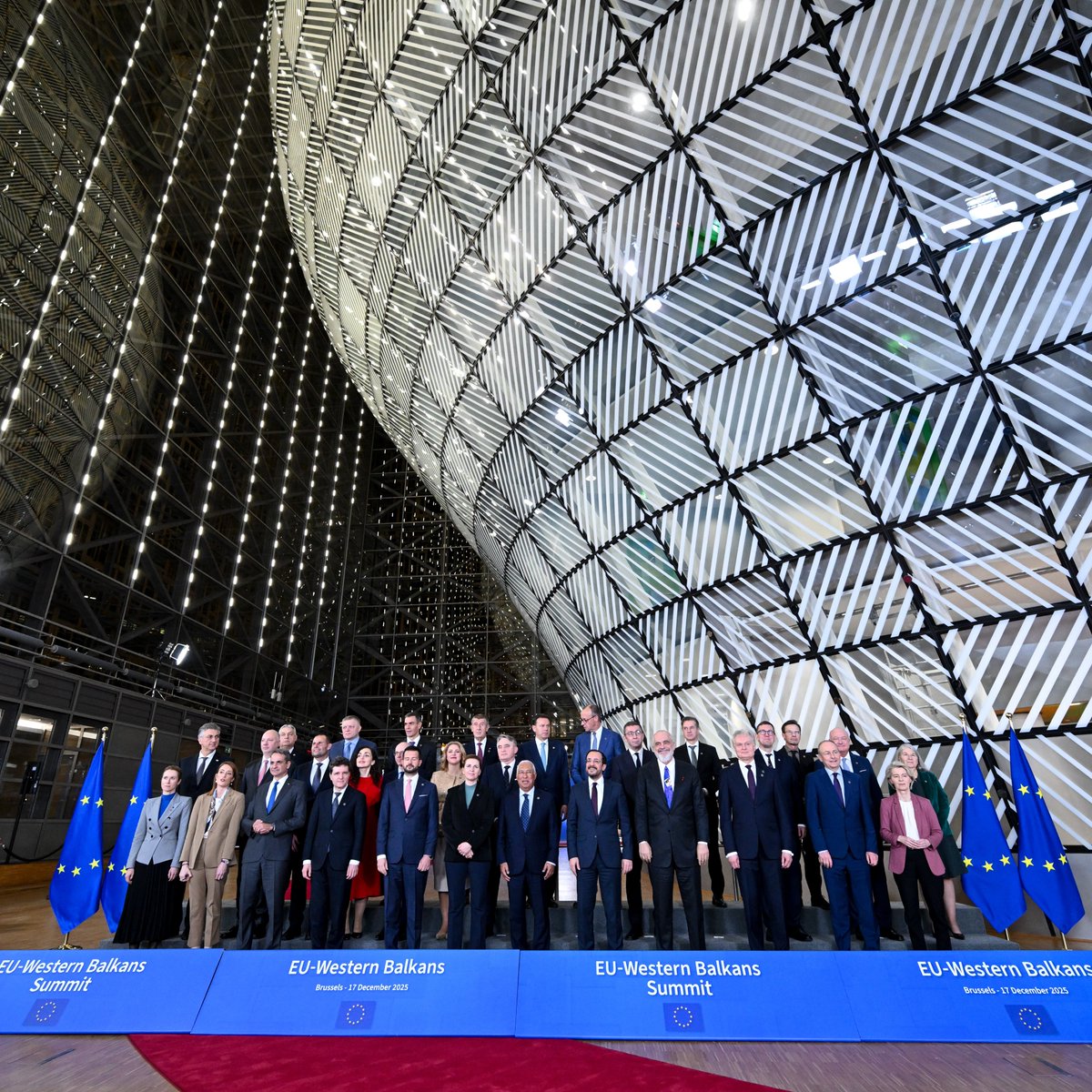 EU and Western Balkans leaders reconfirmed their strategic partnership.

They also:
- underlined their commitment to the EU membership perspective of the Western Balkans
- welcomed progress on the gradual integration into the EU single market

→ link.europa.eu/dPFTwg