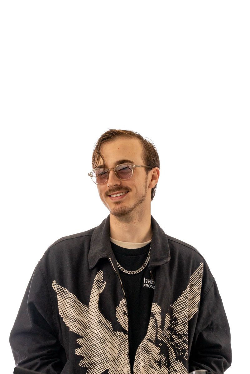 TertiaOfficial's tweet photo. Shea Brown — Halftone Productions
Director of Photography for THE ZOOM

The camera in THE ZOOM doesn’t chase action.
It waits for truth. https://t.co/EzH5uebzb4