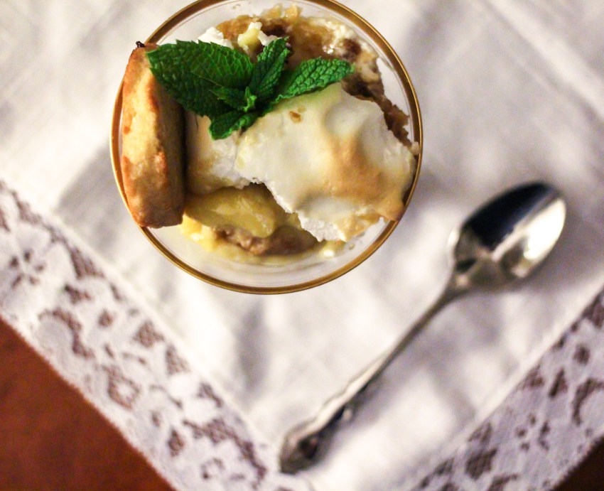 GoGoldenGirl's tweet image. Maple Granola Shortbread Banana Pudding = your new favorite dessert. Layer shortbread, banana slices, creamy pudding, and top with our Maple Granola for the perfect crunch. #HolidayBaking #GoldenGirlGranola #BeyondDelicious

Get the full recipe here → goldengirlgranola.com/recipes/maple-…