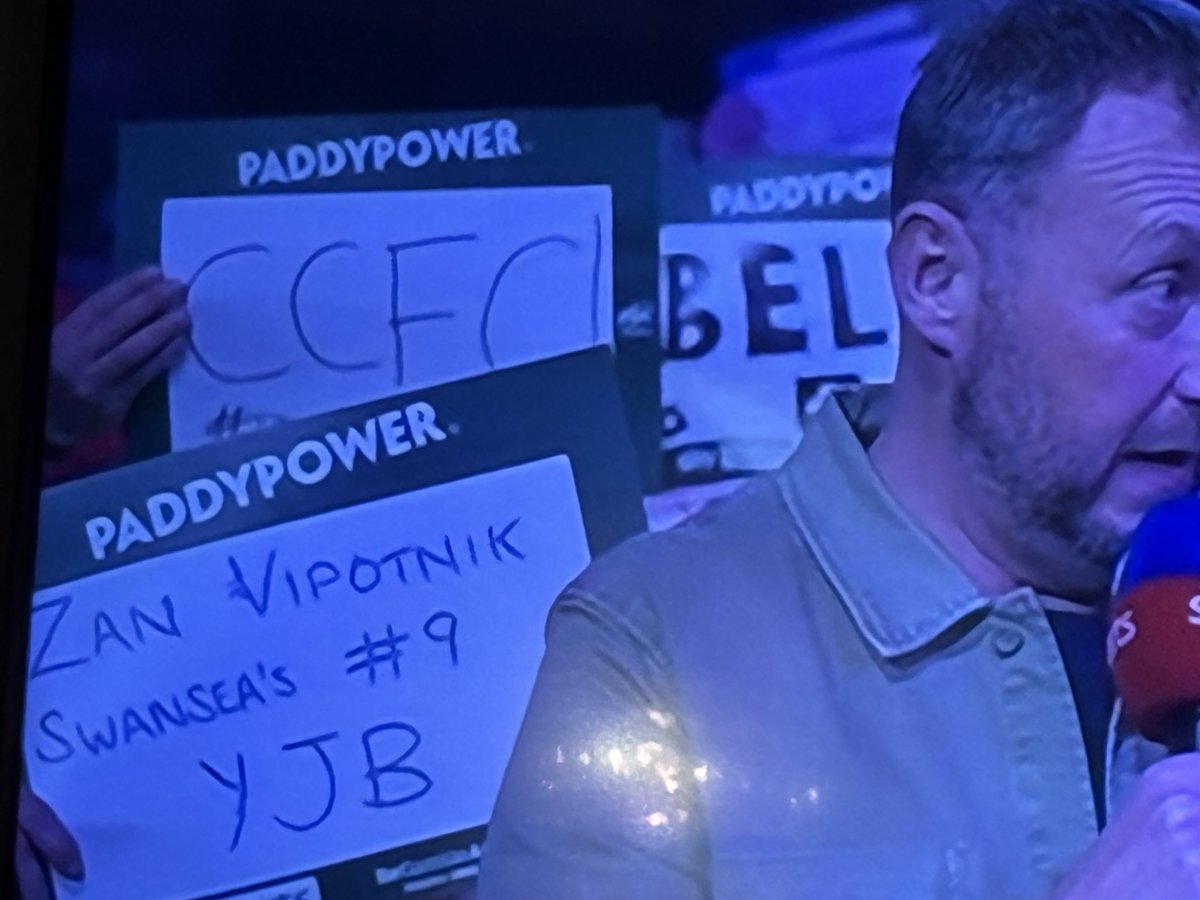 worcesterjack's tweet photo. @SwansOfficial great to see our man get a mention @OfficialPDC #YJB and obscuring some other sign behind! https://t.co/gy0XUmkPwi