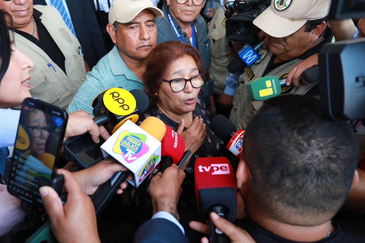 🗣️ Durante un pronunciamiento público, la encargada del Gobierno Regional del Callao, Edita Vargas, dio a conocer los lineamientos de la gestión en salud, educación y seguridad.

🤝Asimismo, reafirmó su compromiso de trabajo por la gobernabilidad de la región.