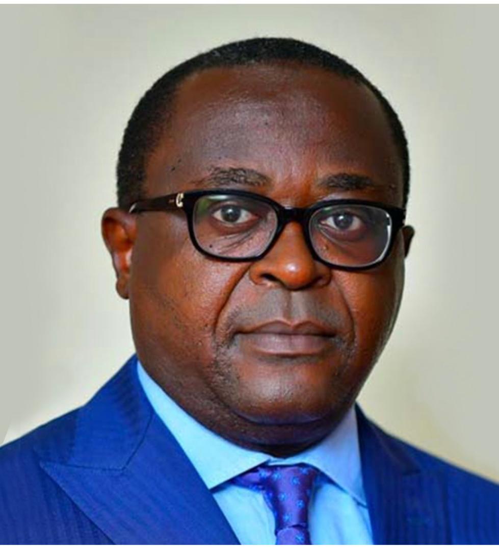 Alerte !!!!!
Nous vous présentons l’actuel Homme de Situation, le gardien des différentes Mines de <a href="/drcJosephKabila/">Joseph Kabila K</a> et son Épouse dans le Katanga; Nord et sud Kivu
C’est Lui #ROBERT_LUKAMA Le PCA de la Gécamine. Sa mission secrète c’est de travailler pour activer les M23 
Fatshi
