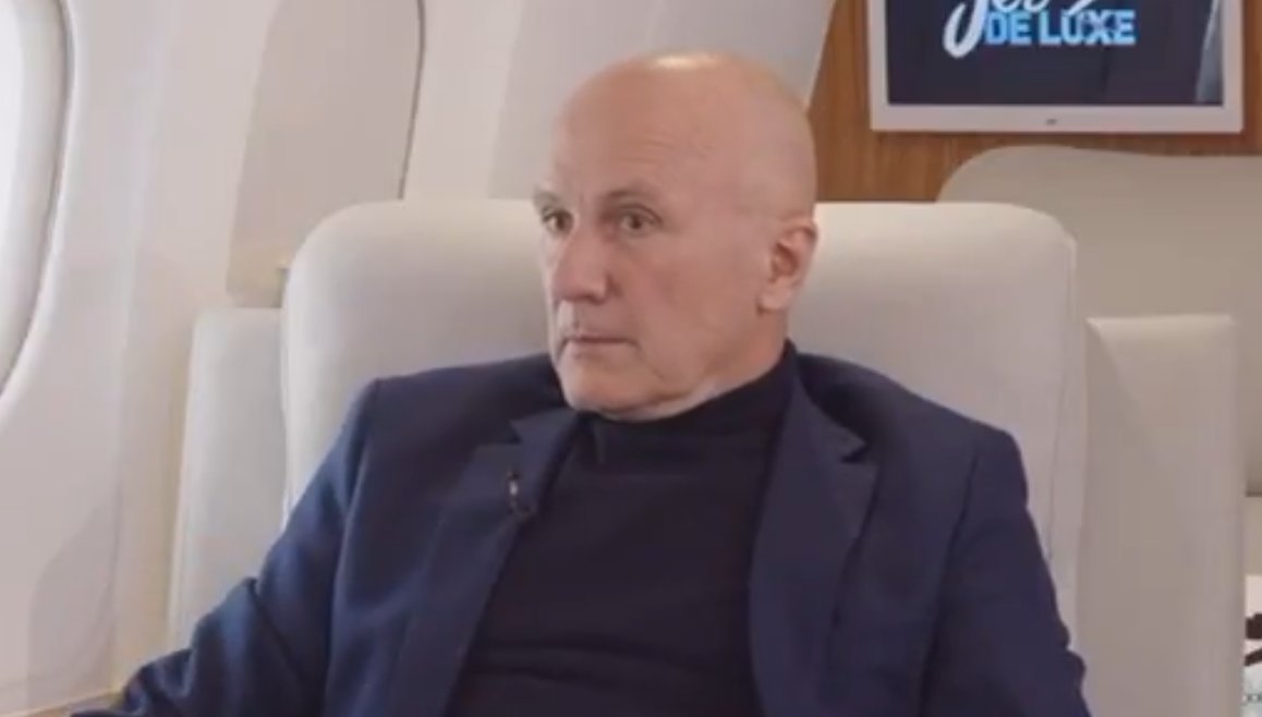 Mediasinfos's tweet photo. Dans #LeJet de @Jordan2luxe, le journaliste police-justice de #BFMTV #DominiqueRizet a évoqué un clash entre lui et son ancien patron @FogielMarcO: “T’es pas mon père et je ne suis pas ton mec”. Regardez cette séquence sur notre site ici: https://t.co/BsrXyqmPVh https://t.co/l8ckubp8wo