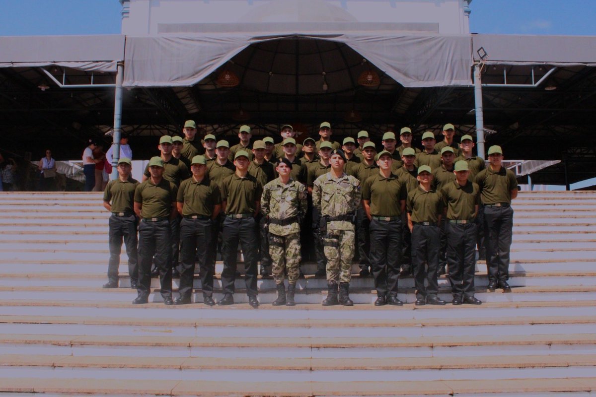 py_rep's tweet image. El Comandante del REP, Cnel DCEM JULIO SOSA FLOR, presidió la Ceremonia de Licenciamiento de Conscriptos incorporados en el presente año con antigüedad del 01 de febrero, que cumplieron con su Servicio Militar Obligatorio (SMO) en esta Unidad. 
🇵🇾+Info: facebook.com/share/p/1AEzQ9…