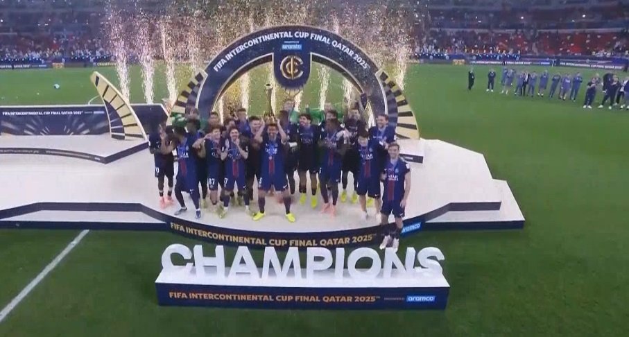 اللحظة التي انتظرها كل عاشق لنادي باريس سان جيرمان ويرفع كأس إنتركونتيننتال 2025 