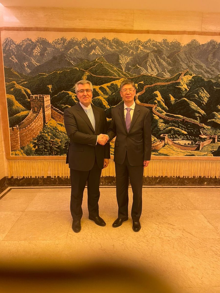 Tonight I was the guest of the distinguished Ambassador of the People's Republic of China to Islamic Republic of Iran. 
The banquet was a valuable opportunity for a cordial discussion on protocol and bilateral, regional &amp; international issues as well as Iran's tourism potentials.