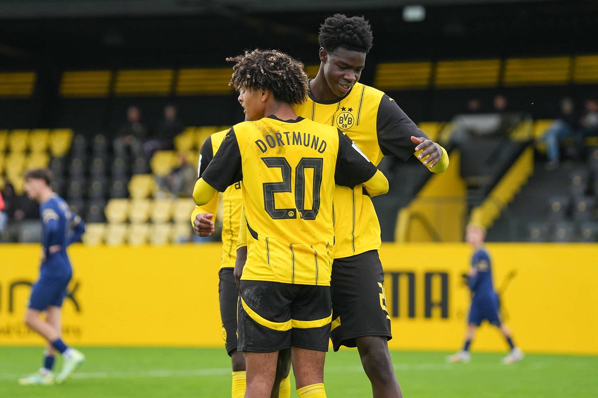 Die Zukunft des BVB heißt Kaba und Albert, doch der Weg nach oben ist blockiert!

<a href="/BorussiaSven/">Sven</a> hat beide Talente im Artikel analysiert &amp; zeigt, warum die Integration in Dortmund so schwer ist: 👇
ballverstand.de/talenteintegra…