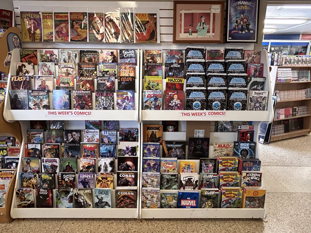 Incredicow's tweet image. This weeks new books are in! Hot titles this week include Absolute Flash 10, and Mark Spears Monster 8: Winter Horrorland RIP Blind Bag! Swing by to get your copies!! #absoluteflash #NCBD