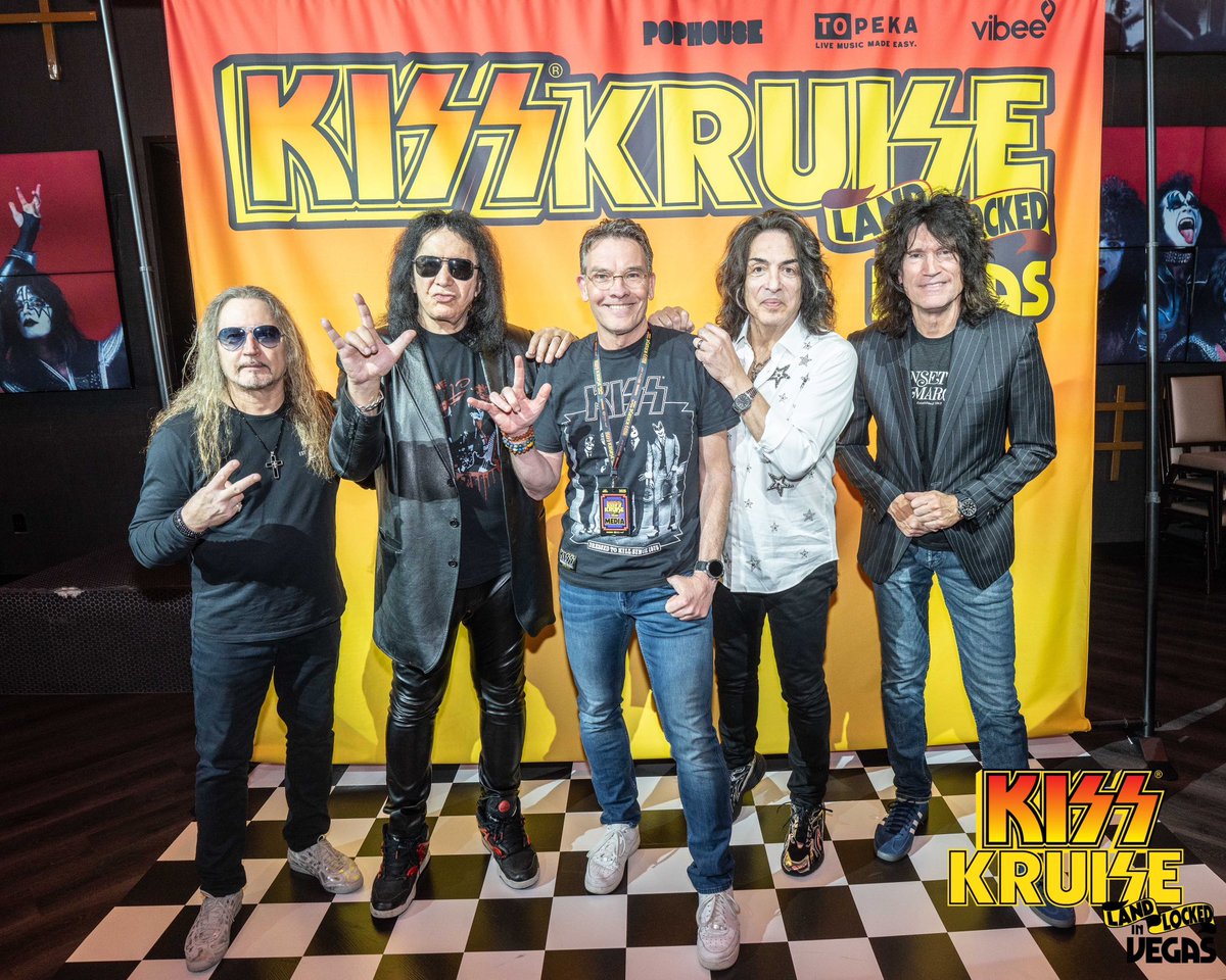#KISSKruiseVegas 2025 🤟 <a href="/kiss/">KISS</a> <a href="/genesimmons/">Gene Simmons</a> <a href="/PaulStanleyLive/">Paul Stanley</a> #LasVegas #Holland #DutchKISSarmy 🇳🇱 🇳🇱