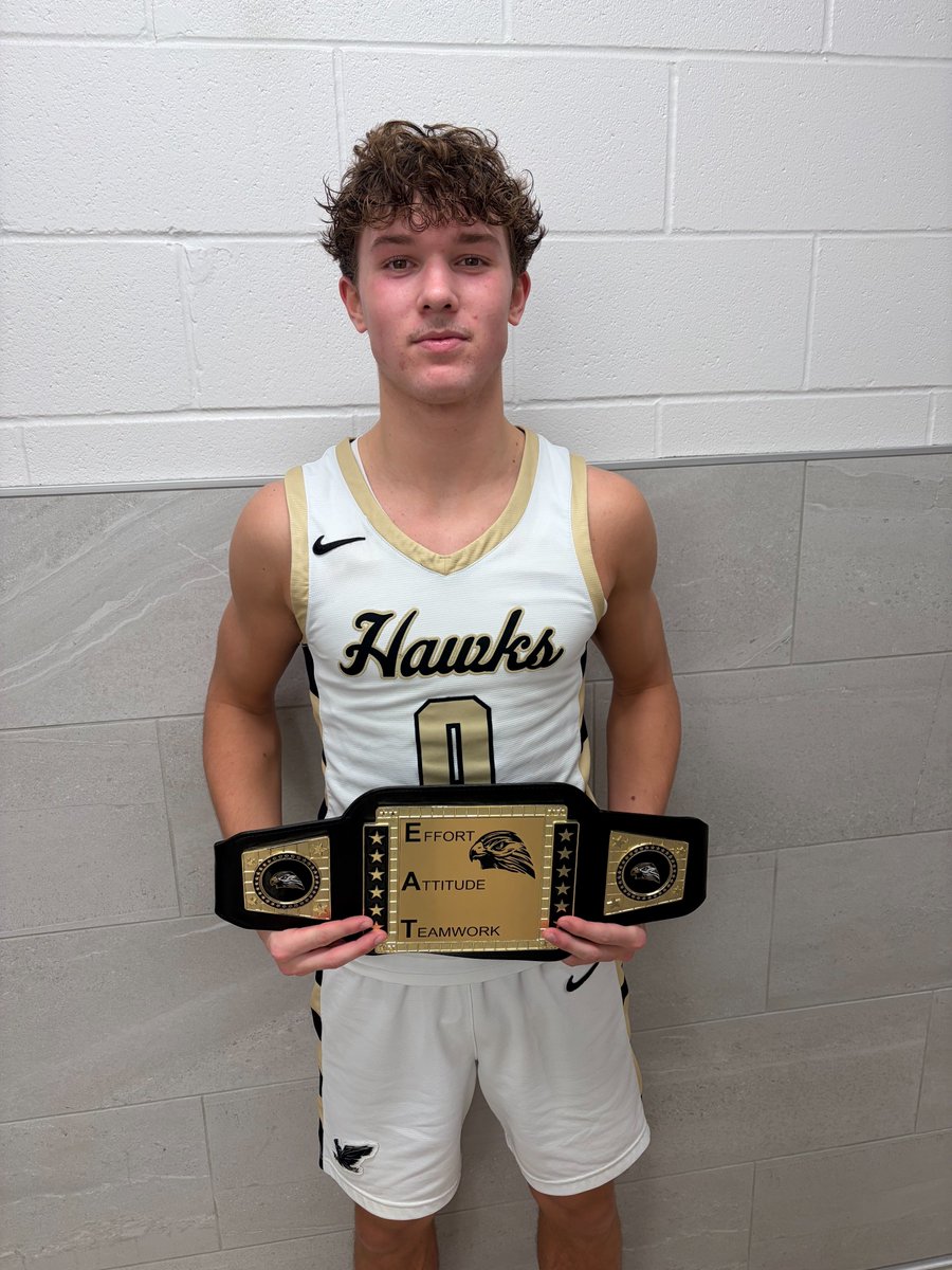 HoraceHoops's tweet photo. Hawks improve to 3-0 on the season with an 81-51 win over a well-coached Sheyenne team. 

@CarterEvanson08  takes home the #EAT belt with a highlight reel performance and for accepting the tall task of guarding the other team's best player!

#EAT #TNT https://t.co/i4GFRy96mJ