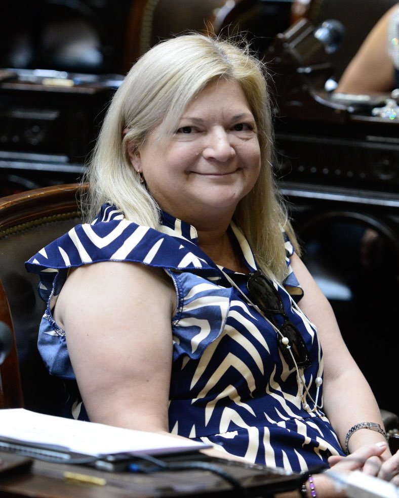 En la sesión especial de hoy, he tenido el honor de izar nuestra bandera. 🇦🇷

Durante la jornada, trataremos los siguientes Proyectos de Ley del Poder Ejecutivo:

👉🏻Presupuesto General de la Administración Nacional 2026
👉🏻Compromiso Nacional para la Estabilidad Fiscal y Monetaria