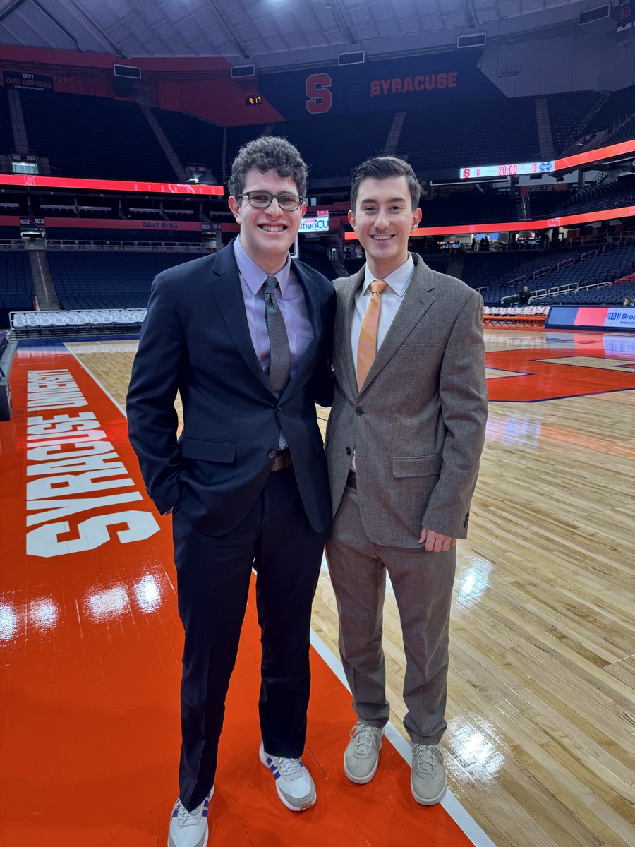 Last night, I was on the call with <a href="/JoshSolo29/">Josh Solomon</a> for <a href="/CuseWBB/">Syracuse Women's Basketball</a>'s 72-54 win over <a href="/BinghamtonUWBB/">Binghamton WBB</a> on <a href="/Z89sports/">Z89 Sports</a>.

It was a blast and great way to cap off a rollercoaster of a semester. Click the link below to check out my work from the game.

youtube.com/@jakesbowen12