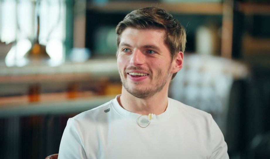 SCUDERIAFEMBOY's tweet image. ''and no longer number 1, what will it be?''

max: ''not 33. i'll have to think about it.''

''and why not 33?''

max: ''my favorite number has always been 3, besides 1. daniel ricciardo always had it but we're allowed to switch now. 33 was always fine but i think one 3 is…