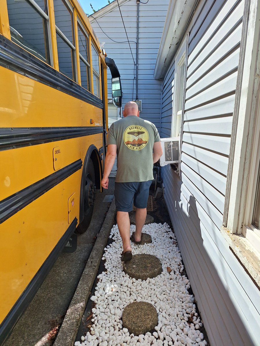 No Rain "The Bus" tweet media