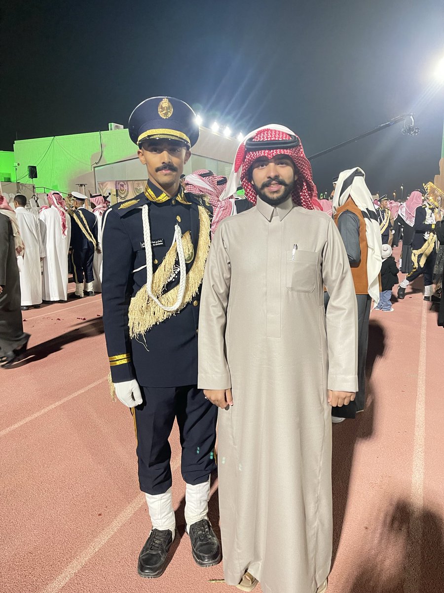 aaaz0561's tweet photo. تهنئة ✍🏻 

أبارك لابني سلمان بن عبدالعزيز بن علي الزهراني 
تخرجه مساء اليوم الأربعاء ١٤٤٧/٦/٢٦ 
من أكاديمية الأمير نائف لمكافحة المخدرات 
بمدينة الرياض.

سائلاً الله له التوفيق في خدمة دينه ثم مليكه ووطنه. https://t.co/cas8KA0GXe