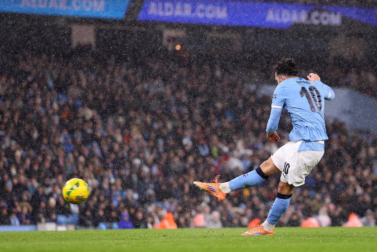 fukxumean's tweet image. “Only performs against tired legs” 
“Won’t handle prem intensity” 
“Won’t work under Pep”
“FAT” 
“Behaviour problems”

Shut up and enjoy the show son, ball never lies 🤫