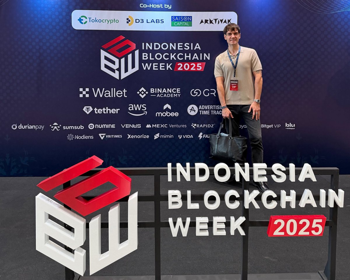 telcoin's tweet image. At Indonesia Blockchain Week, EVP @JTQuigley shared Telcoin’s latest developments with industry peers, investors, and the local crypto community.

With stablecoins drawing increased interest across Indonesia, Telcoin is well positioned with a multi-currency Digital Cash strategy.