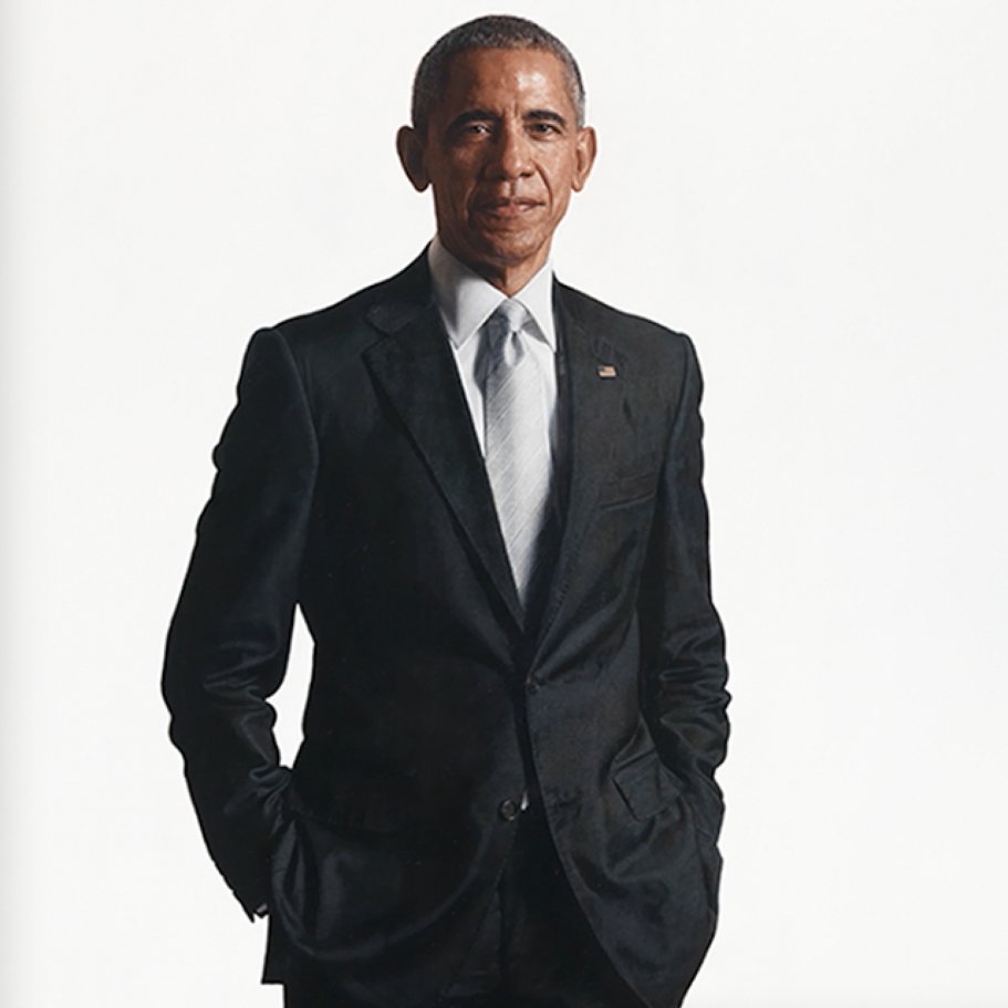 DisavowTrump20's tweet image. 🚨NEW: Donald Trump has installed a plaque with racist messaging under President Obama's official photograph in the White House. This comes after he earlier removed President Obama's official portrait from the White House.

RETWEET if you stand with President Obama against Trump!