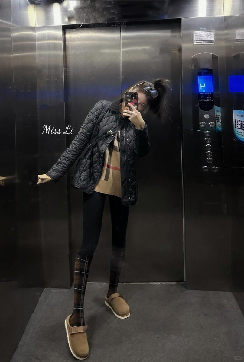 fml12241's tweet image. #teacheroutfit #dailyoutfit #commuteroutfit #ootd
Pretty good, right?
You guys are the judges.
Come join Teacher Li's BFF group on my profile to get beautiful together.
😘