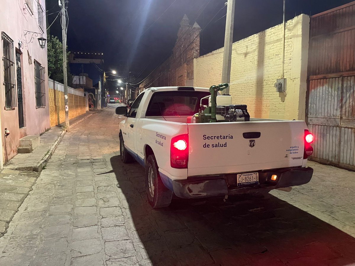JSII_SMA's tweet image. 🦟 Continúan las acciones de prevención.
Se llevó a cabo la nebulización espacial UBV en las colonias San Antonio, Los Mezquites, Camino Viejo al Panteón y Guadiana, reforzando la protección contra el dengue.
#SanMiguelDeAllende #Dengue 
@saludgobgente