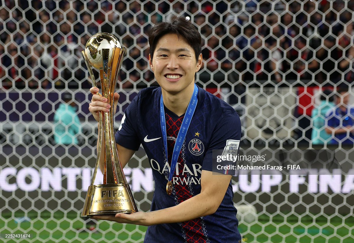 psmickey's tweet image. 좋으냐
난 너땜에 새벽에 울었는데
이긍ㅋㅋㅋ