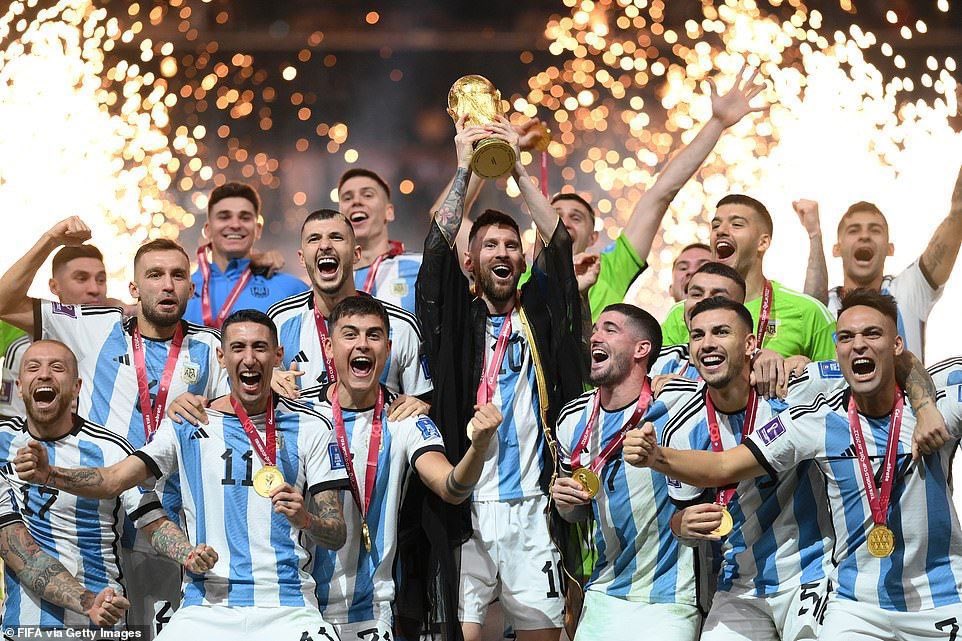 bt3's tweet image. 🚨 مثل اليوم قبل (3) سنوات 🚨

الأرجنتين تحقق كأس العالم 2022 🏆🇦🇷