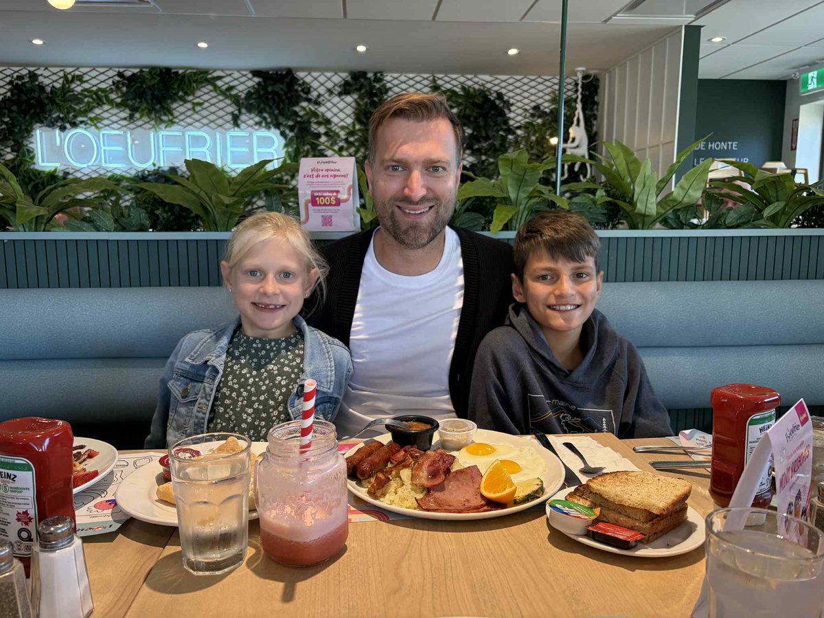 On me demande souvent :
« Pourquoi ouvrir une chaîne de déjeuner avec service aux tables alors que vous êtes habituellement dans la restauration rapide? »

En réalité, la question qu’on devrait se poser, c’est : Pourquoi passer à côté d’une belle opportunité? 😃

<a href="/loeufrier1_/">L'Oeufrier</a>,