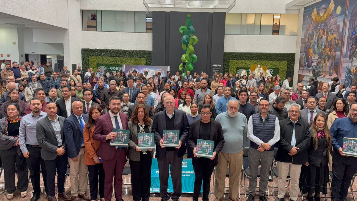 Comunicado con <a href="/DGSIAP_Mx/">DGSIAP</a> 👇🏾

El campo está de pie: Agricultura presenta el Panorama Agroalimentario 2025 con datos que respaldan a productoras y productores

bit.ly/Comunicado353_…