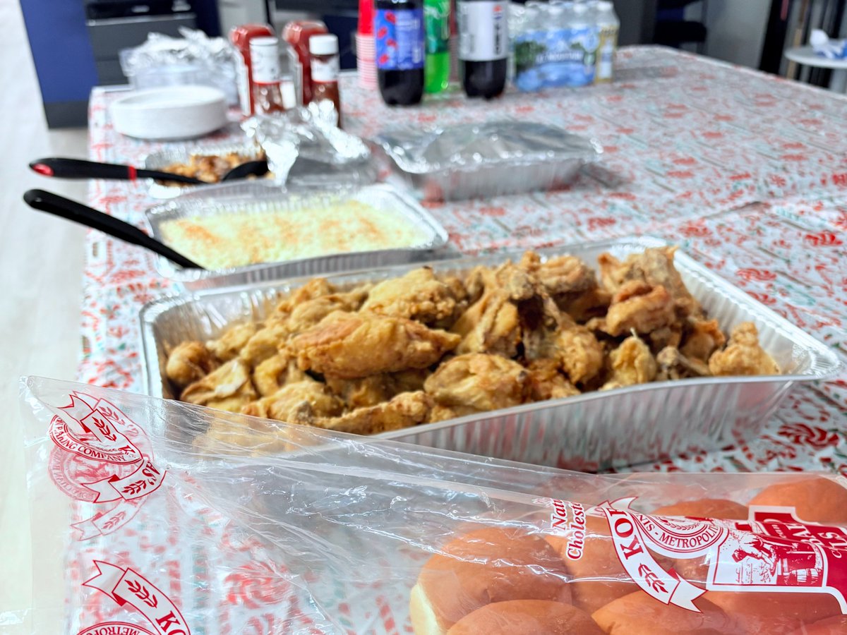 Nothing like a Secret Santa potluck to get us in the holiday spirit 🎁⛄

Chicken Shack, gift exchanges, and Stacie winning the Christmas sweater contest with her wreath sweater 🏆🎄