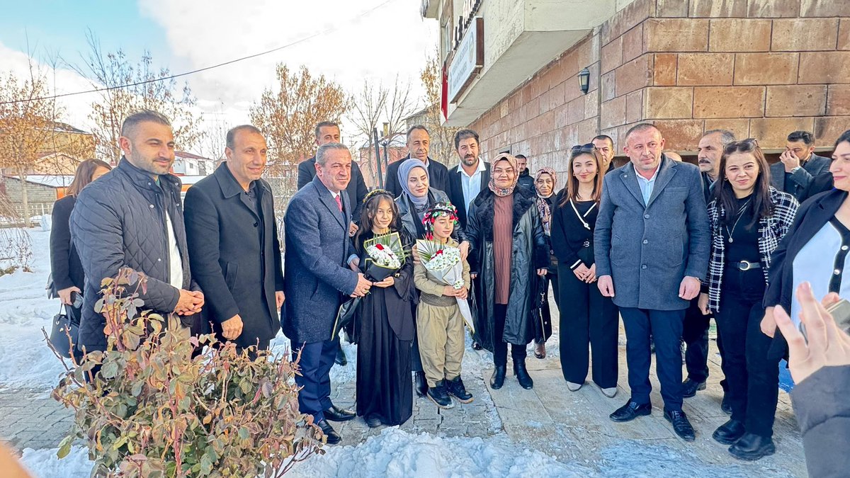 Yerli Malı Haftası vesilesiyle, emeğiyle üreten, dayanışmayla güçlenen Demeter Kadın Kooperatifini il başkanımız <a href="/KayaZeydin/">Av. Zeydin KAYA</a>, il kadın kolları başkanımız <a href="/GunesHyv/">Güneş Hayva</a>, ilçe kadın kolları başkanımız <a href="/KayhanMuhteber/">Muhteber Kayhan</a>, ilçe gençlik kolları başkanımız <a href="/srvtkrstakkurt/">Servet Kürşat Akkurt</a>  ve teşkilat