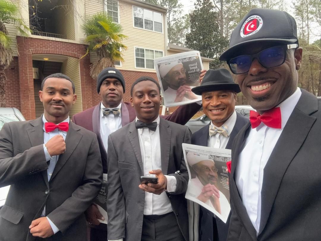 OfficialNOI's tweet image. Delivering the good news

The Fruit of Islam (F.O.I.) are the men of the Nation of Islam, and these brothers play a significant role in sharing the Teachings of the Most Honorable Elijah Muhammad that Allah (God) has come and intervened in the affairs of the Black man and woman.…