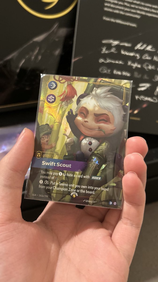 oktoebr's tweet image. Wow what a well crafted product with stunning promos! My Poro is excited to rock up to the next event with this playmat 😎