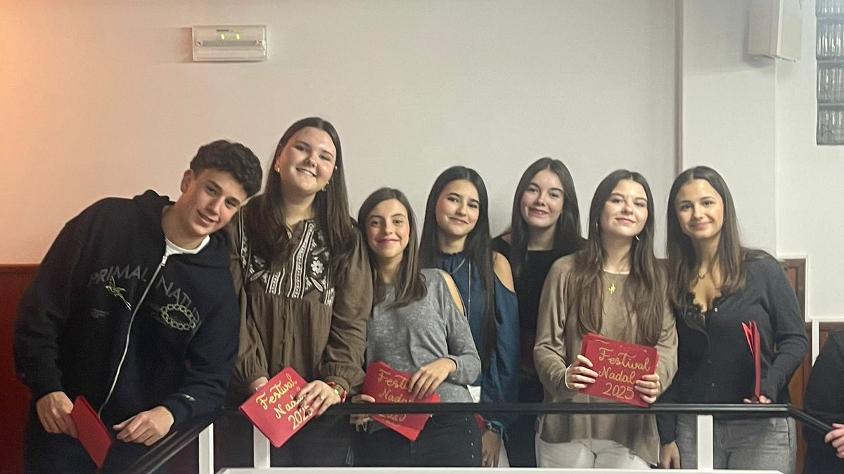 Hoxe tivemos a sorte de organizar o FESTIVAL de PANXOLIÑAS INTERCENTROS.Graciñas profes e familias por acompañar nesta ledicia que traen os nenos e nenas no Nadal.Que o Neno Deus mire con tenrura á “familia grande” que somos. <a href="/NSROSARIO_ARZUA/">NSROSARIO</a> <a href="/AtochaBetanzos/">Ntra Sra del Carmen</a> <a href="/GOAtocha/">La Grande Obra Atocha</a> <a href="/ehsanjose/">CPR San José</a>