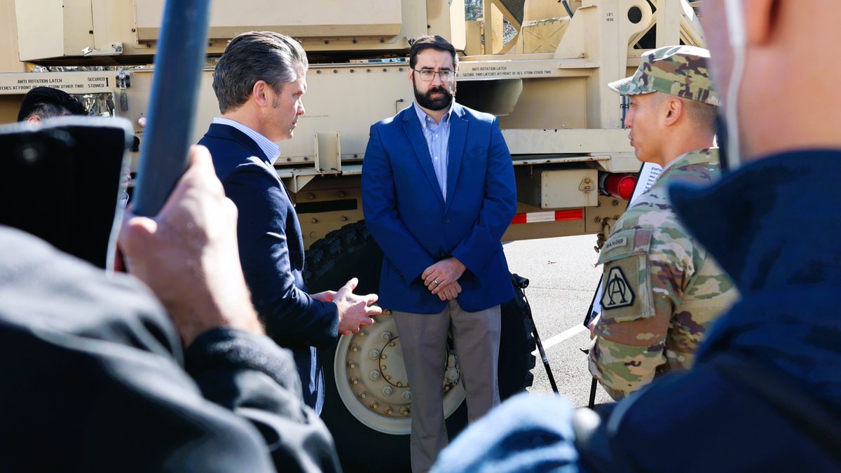 LTG Frank Lozano had the honor of hosting <a href="/SecWar/">Secretary of War Pete Hegseth</a>   Hegseth and <a href="/ArmyASAALT/">ASA(ALT)</a>’s HON Ingraham at <a href="/USArmy/">U.S. Army</a>PAEFires HQ. Secretary Hegseth met with Soldiers to discuss cutting-edge systems and ensuring the @USArmy's readiness and dominance in future conflicts. #continuoustransformation
