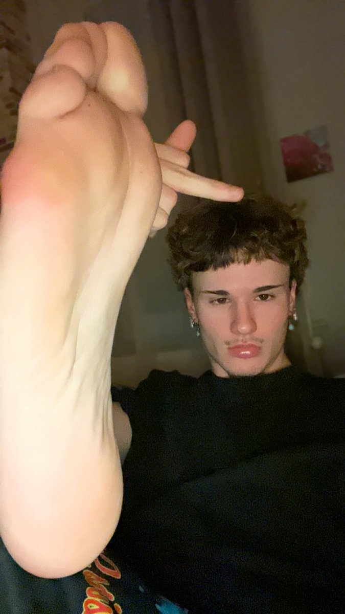 masterthomasz's tweet image. I’m back bunch of brainless submissives hahaha

Je suis de retour bande de soumise sans cervelle hahaha 
#masterfeet #gayfeet #slavefeet #cashmaster #malefeet